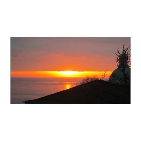 Sunrise Apartment *